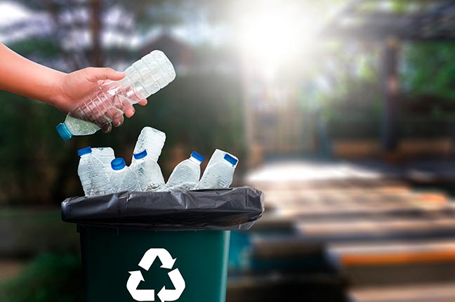 Reciclagem do plástico: qual a importância e em que se transforma o material reciclado? - Blog - Piramidal