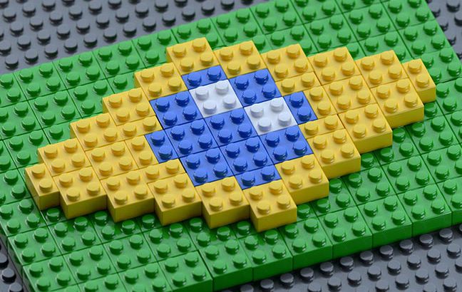 bandeira do Brasil feita de pecinhas de plástico