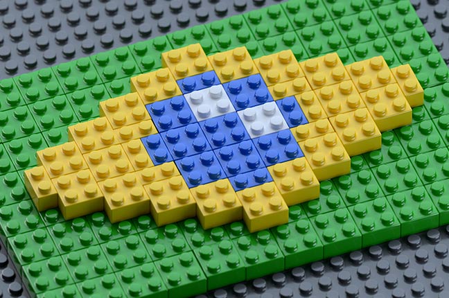 bandeira do Brasil feita de pecinhas de plástico