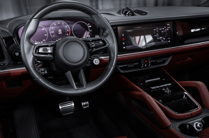 Componentes automotivos e eletrônicos fabricados com blendas de policarbonato PC/ABS e PC/PBT.