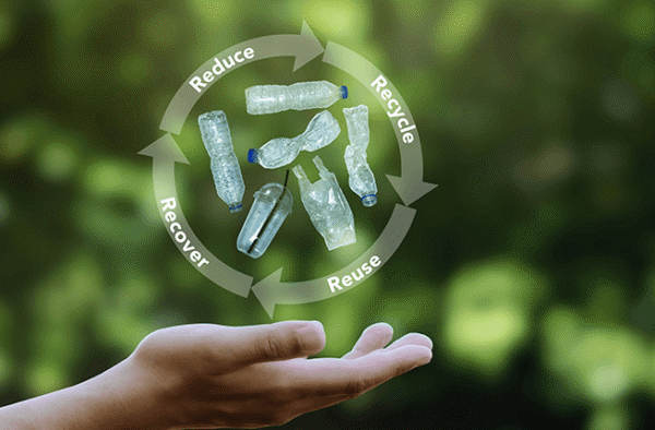Grânulos de resina plástica reciclada PCR para transformação industrial sustentável com laudo técnico.